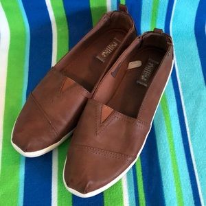 Knock of toms!! Great condition!!